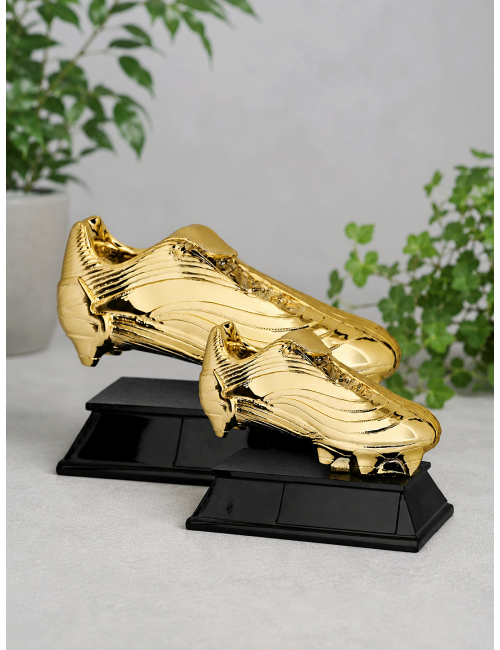 QRX041-G Statueta odlewana BUT PIŁKA NOŻNA , wysokość H-122mm, W-167mm (tab. 85x20mm)