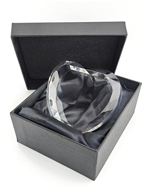 CX2710  Trofeum kryształowe diamentowane SERCE,  rozmiar H-90mm, W-80mm grubość 35mm, etui typu GIFTBOX